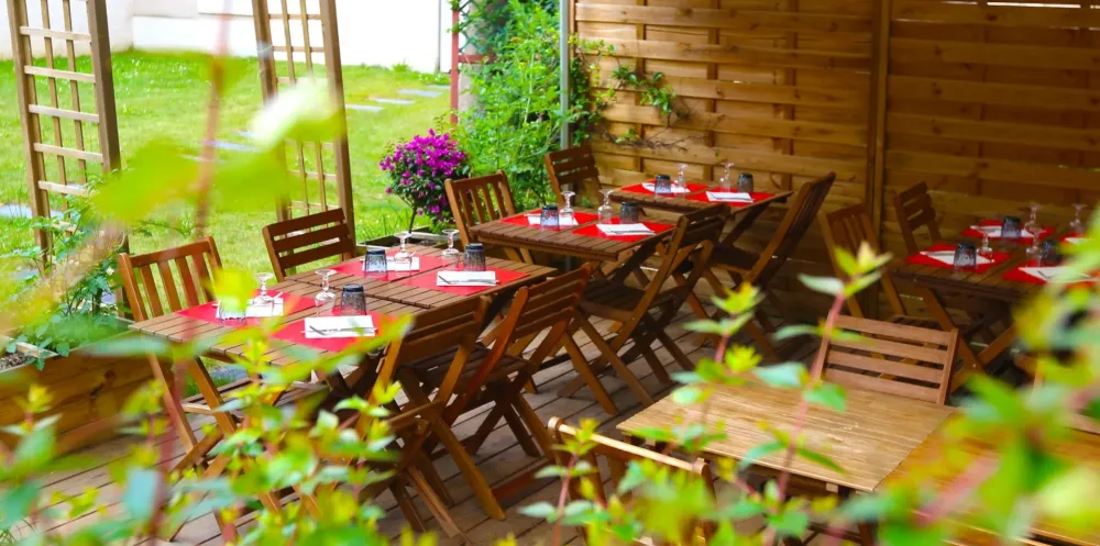 la-table-de-marco-restaurant-a-Les-Ponts-de-Ce-Slider1